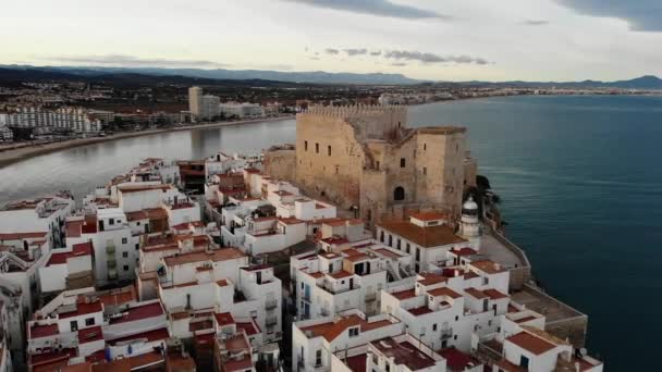 Drone Footage Ancient Town Castle Situated Just Top Cliff Shoreline — Stock Video
