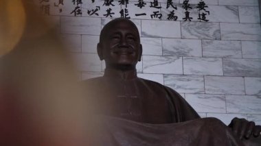 Chiang Kai Shek heykeli Chiang Kai Shek Memorial, Taipei, Taipei, Taiwan.Yüksek açı, parallax hareketi, yavaş çekim, HD.