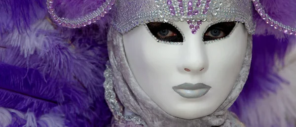 Reveller Tradycyjnej Masce Kostiumie Dorocznym Karnawale Wenecji Carnevale Venezia Wenecja — Zdjęcie stockowe