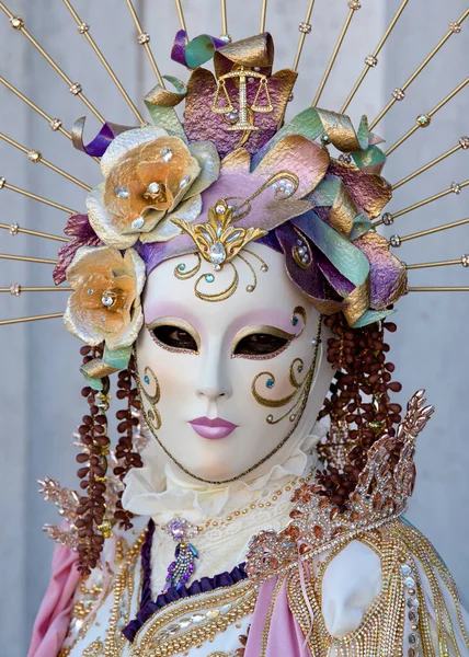 Reveller Dans Masque Elaboré Traditionnel Costume Carnaval Annuel Venise Carnevale — Photo