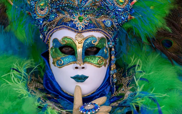 Reveller Traditional Elaborate Mask Costume Annual Venice Carnival Carnevale Venezia — Stock Photo, Image