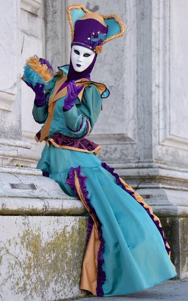 Reveller Traditional Elaborate Mask Costume Annual Venice Carnival Carnevale Venezia — Stock Photo, Image