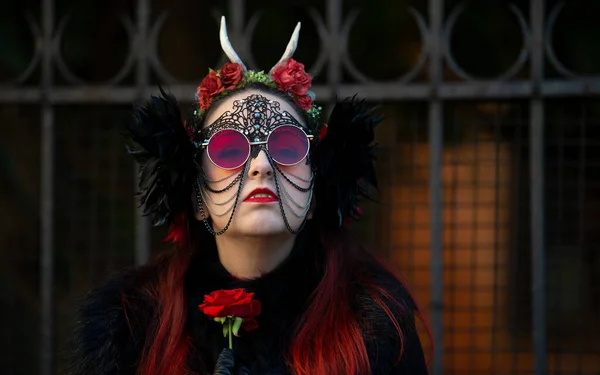 Reveller Traditioneller Aufwendiger Maske Und Kostüm Beim Alljährlichen Karneval Von — Stockfoto