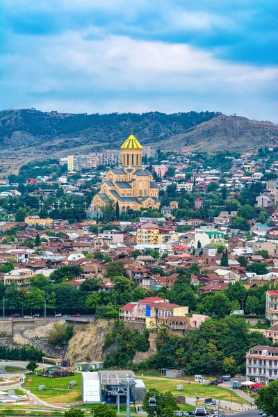 De brug van vrede over de Koera in Tbilisi — Stockfoto
