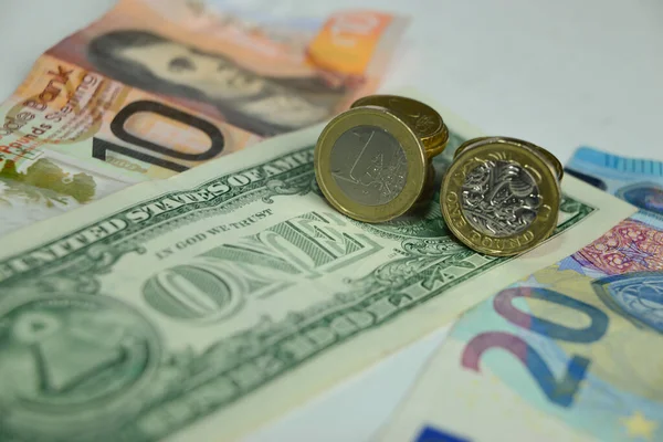 Νομίσματα Και Τραπεζογραμμάτια Ευρώ Λίρας Και Δολαρίου — Φωτογραφία Αρχείου
