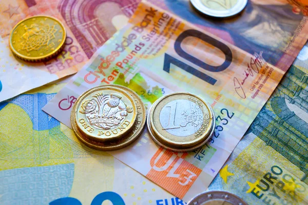 Euro Pund Paraları Banknotları Euro Pound Karşı — Stok fotoğraf