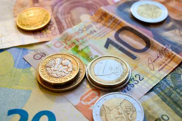 Monety Banknoty Euro Oraz Monety Bieżące Euro Funt — Zdjęcie stockowe