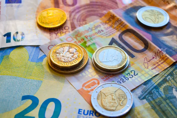 Monedas Billetes Euros Euros Euro Libra — Foto de Stock