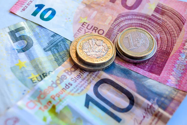 Monedas Billetes Euros Euros Euro Libra — Foto de Stock