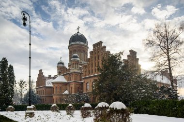 Kışın Chernivtsi Ulusal Üniversitesi. Ukrayna 'da seyahat yerleri