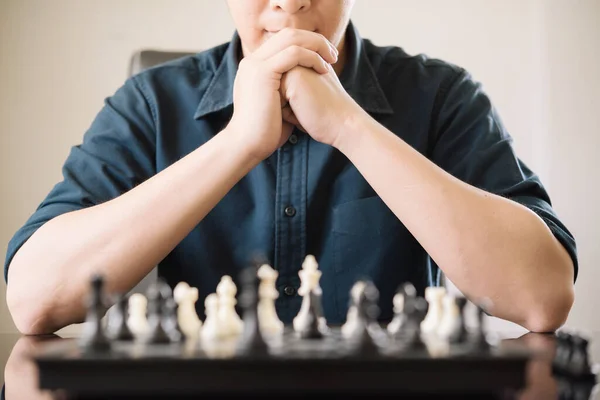 Üzletember Sakkozik Üzleti Stratégia Vezetés Fogalma — Stock Fotó