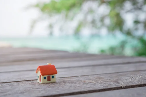 Casa Miniatura Sfondo Legno Immagine Proprietà Immobiliare Est — Foto Stock