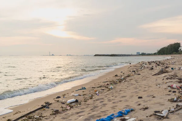 Müll Strand Müll Müll Sandstrand Müll Der Strand Zurückgelassen Wird — Stockfoto