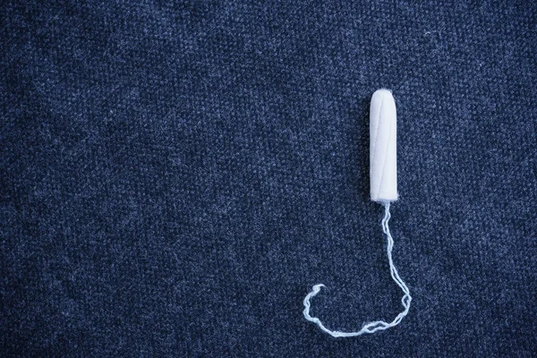 Vrouw Met Menstruatietampon Hand Menstruatietampon Menstruatie Tijd Hygiëne Bescherming — Stockfoto
