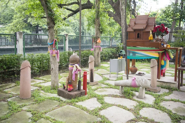 THAILANDIA BANGKOK PENIS FALLIC SHRINE — Foto Stock