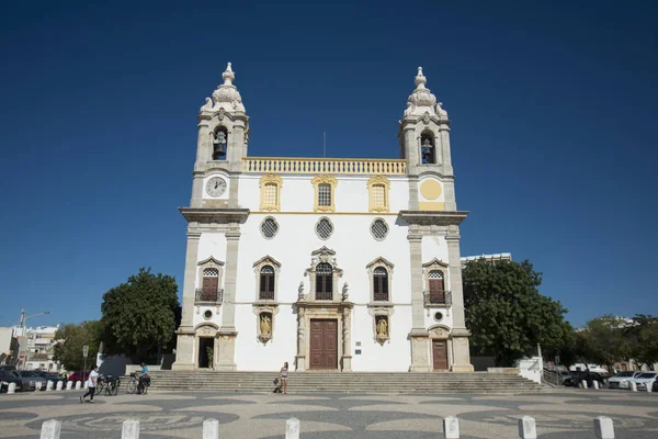 Igreja робити Carmo в Старого міста Фару в Португалії — стокове фото