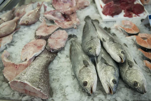 El Mercado de pescado en el Mercado Hall —  Fotos de Stock