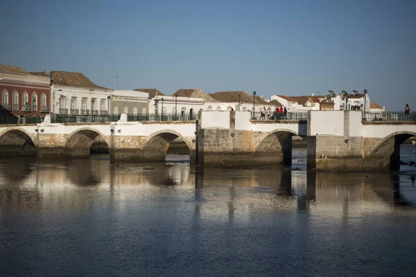 Brücke ponte romana in der Altstadt von Tavira — Stockfoto