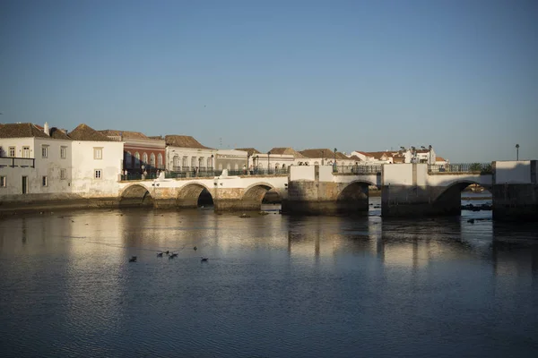 Brücke ponte romana in der Altstadt von Tavira — Stockfoto