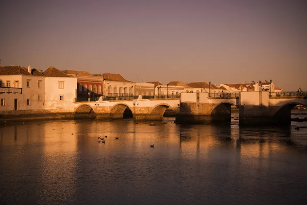 Most Ponte Romana v staré město Tavira — Stock fotografie