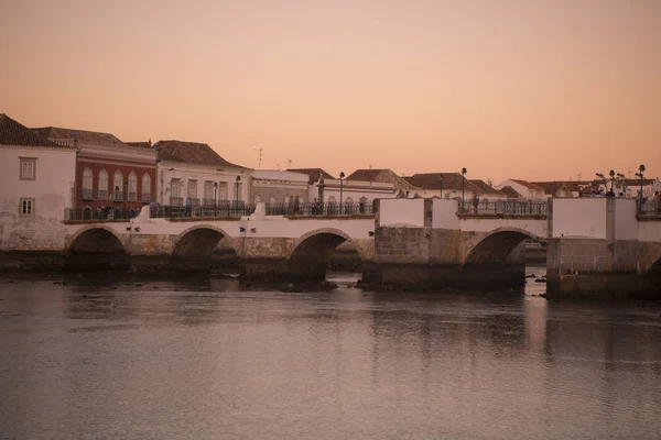 Brücke ponte romana in der Altstadt von Tavira — Stockfoto