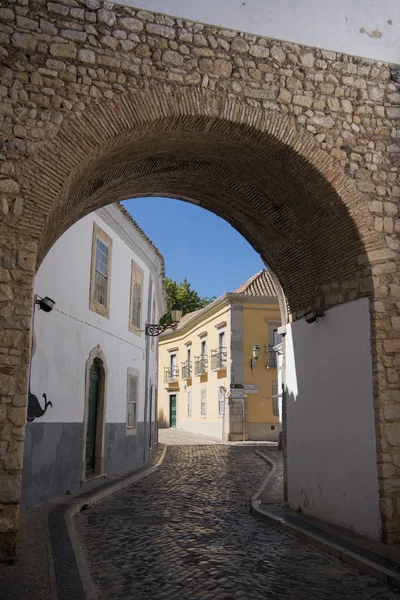 La Porta dell'arco da Repouso nel comune di Faro in Portogallo — Foto Stock
