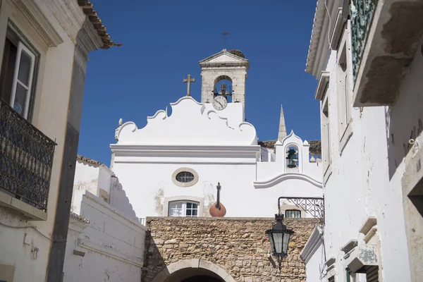 O arco da vila Gatel na cidade velha de Faro — Fotografia de Stock