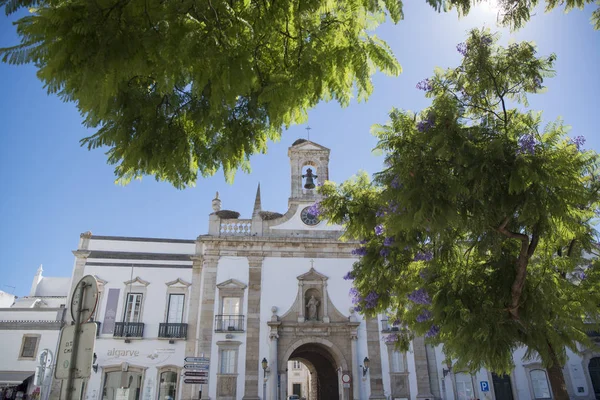 Das arco da vila gatel in der Altstadt von Faro — Stockfoto