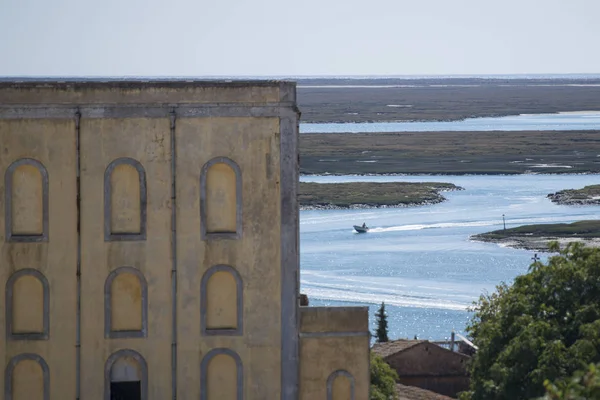 Ria Formosa krajina v centru města na Lago de Se — Stock fotografie