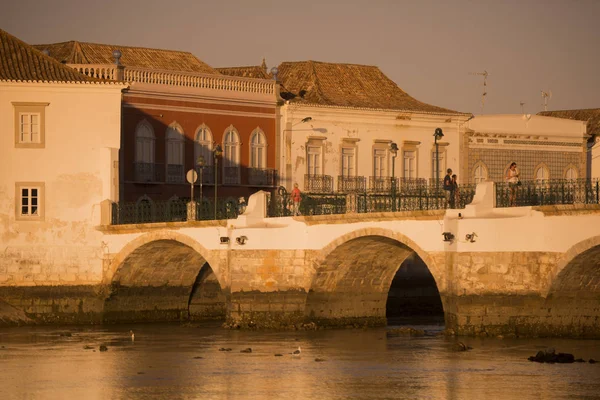 Den bron Ponte Romana i den gamla staden Tavira — Stockfoto
