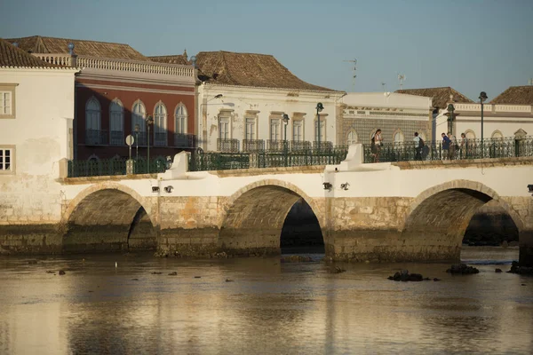 Die Brücke ponte romana in der Altstadt von Tavira — Stockfoto