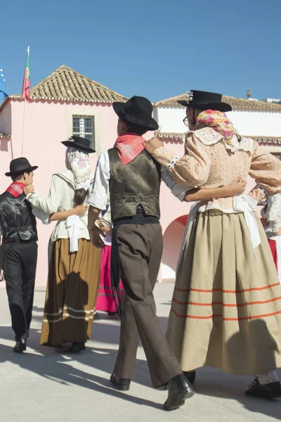 Tradizionale danza portoghese al mercato del sabato — Foto Stock