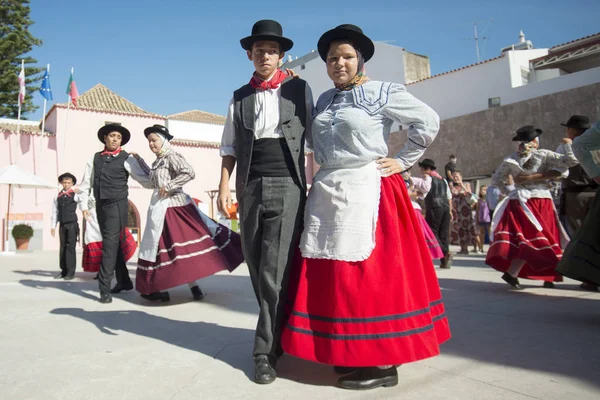 Tradizionale danza portoghese al mercato del sabato — Foto Stock