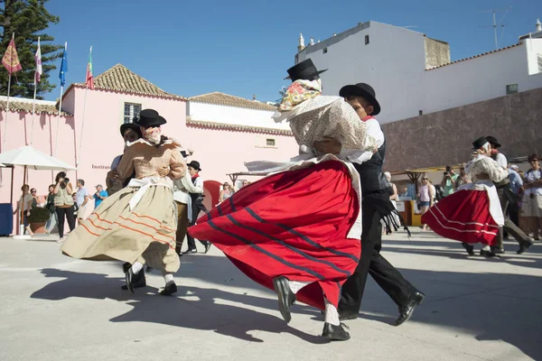 Tradizionale danza portoghese al mercato del sabato — Foto Stock