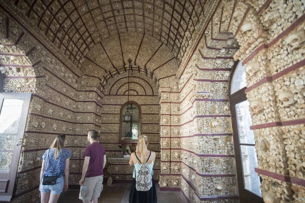 A capela dos Ossos na Igreja do Carmo em Portugal — Fotografia de Stock