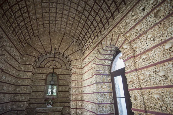 A capela dos Ossos na Igreja do Carmo em Portugal — Fotografia de Stock