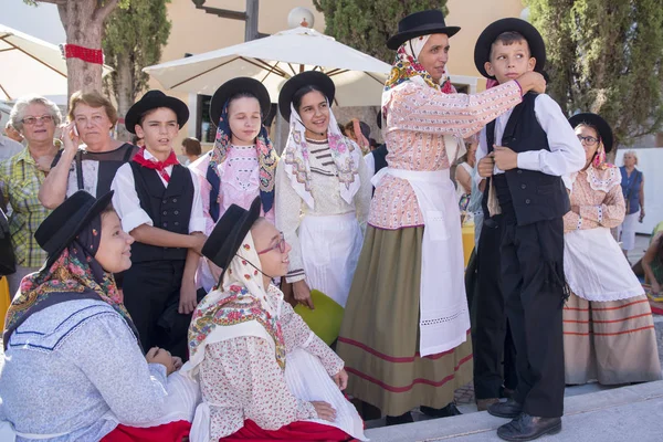 Traditional potugese Dance at the Saturday Market — Stock Photo, Image