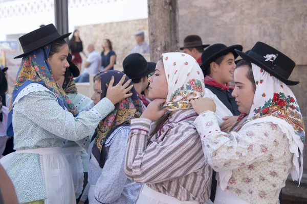 Tradizionale danza potugese al mercato del sabato — Foto Stock