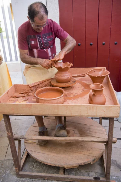 Art de la poterie au marché du samedi au Portugal — Photo