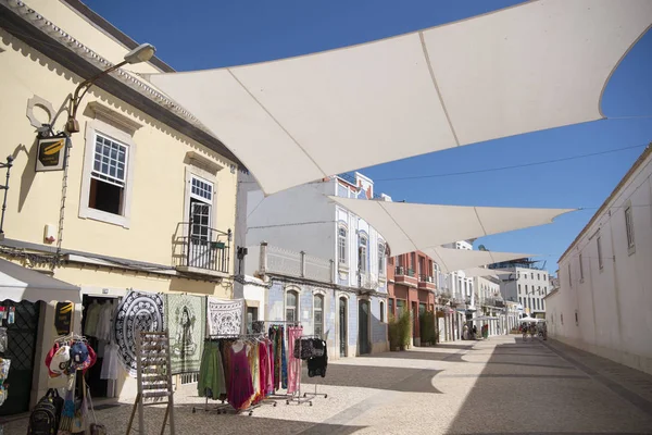 Een straat in de oude stad van Faro in Portugal — Stockfoto