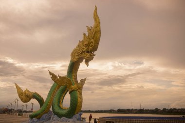 bir Phayanak veya Tayland Mekong Nehri Naga heykeli
