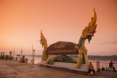 bir Phayanak veya Tayland Mekong Nehri Naga heykeli