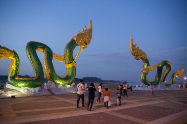 bir Phayanak veya Tayland Mekong Nehri Naga heykeli
