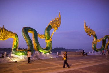 bir Phayanak veya Tayland Mekong Nehri Naga heykeli