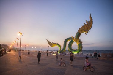bir Phayanak veya Tayland Mekong Nehri Naga heykeli