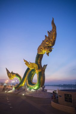 bir Phayanak veya Tayland Mekong Nehri Naga heykeli