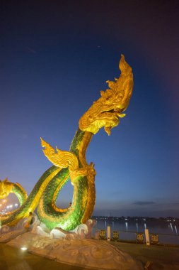 bir Phayanak veya Tayland Mekong Nehri Naga heykeli