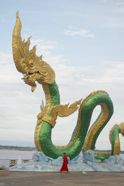 bir Phayanak veya Tayland Mekong Nehri Naga heykeli