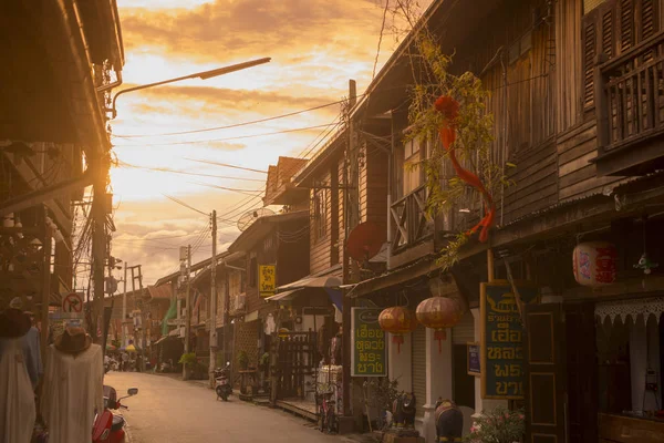 Holzhäuser in der Stadt Chiang Khan in Thailand — Stockfoto