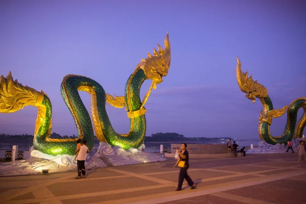 bir Phayanak veya Tayland Mekong Nehri Naga heykeli